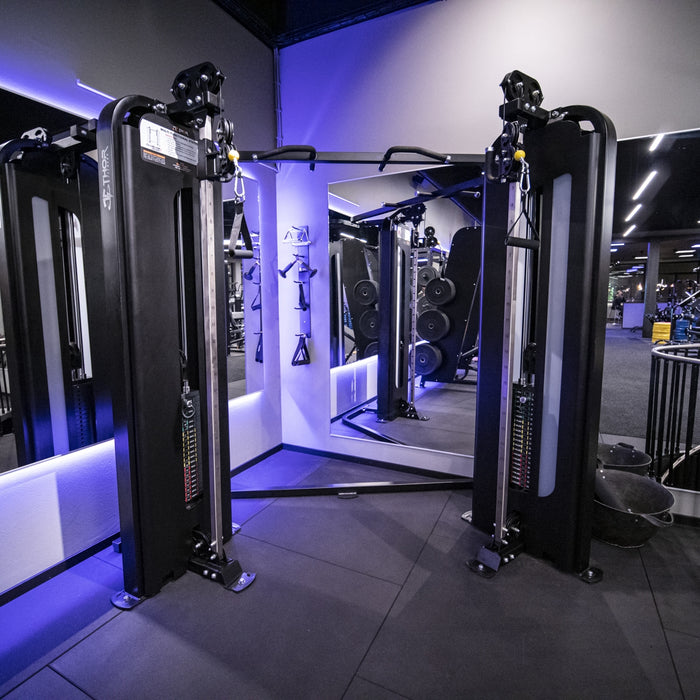 TF Exclusive WS, MULTI FUNCTIONAL STATION er en træningsmaskine med mange funktioner og det er mugligt at træne hele kroppen.